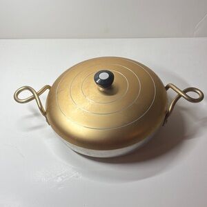Luxurious Wear-Ever V901 Aluminum & Gold Cookware with Lid